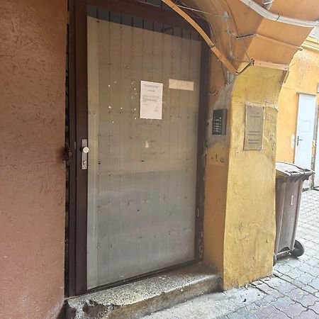 Xxx Bratislava Eksteriør billede